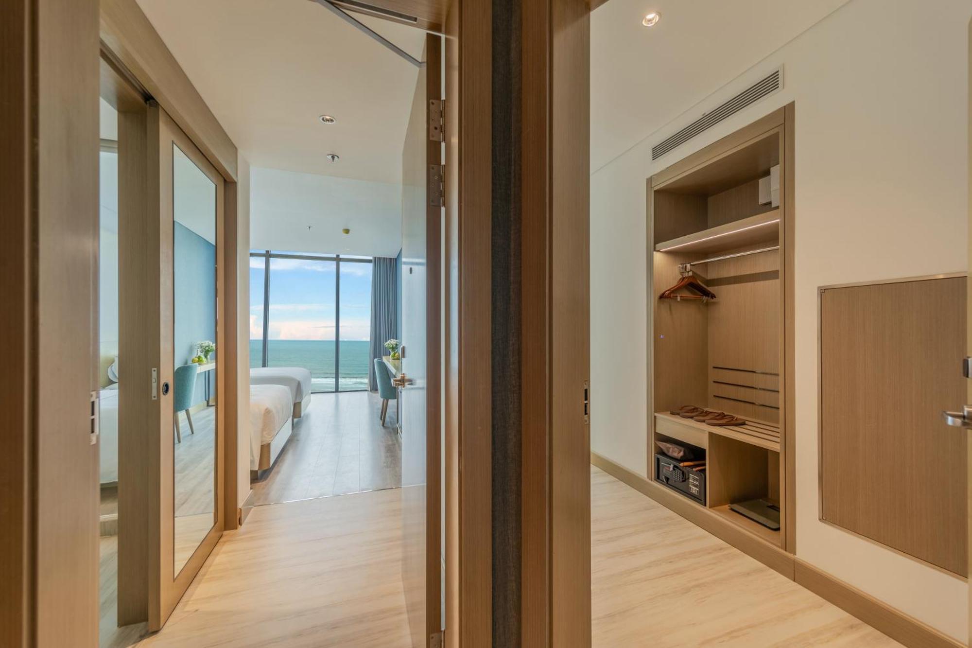 Awaken Da Nang Hotel Exterior photo