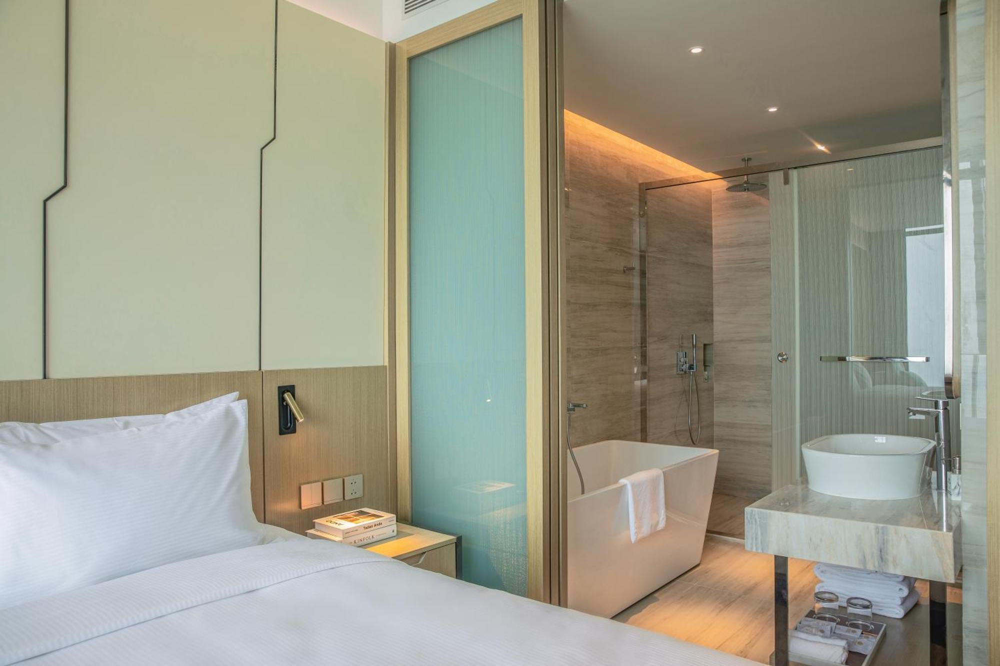 Awaken Da Nang Hotel Exterior photo