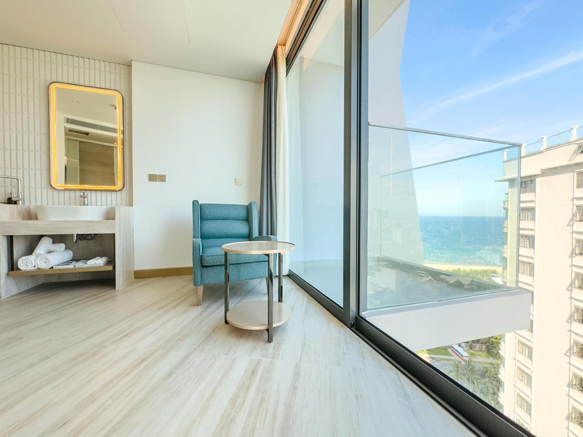 Awaken Da Nang Hotel Exterior photo