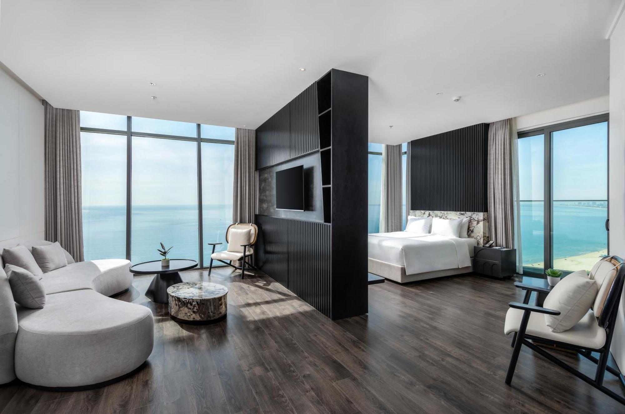 Awaken Da Nang Hotel Exterior photo