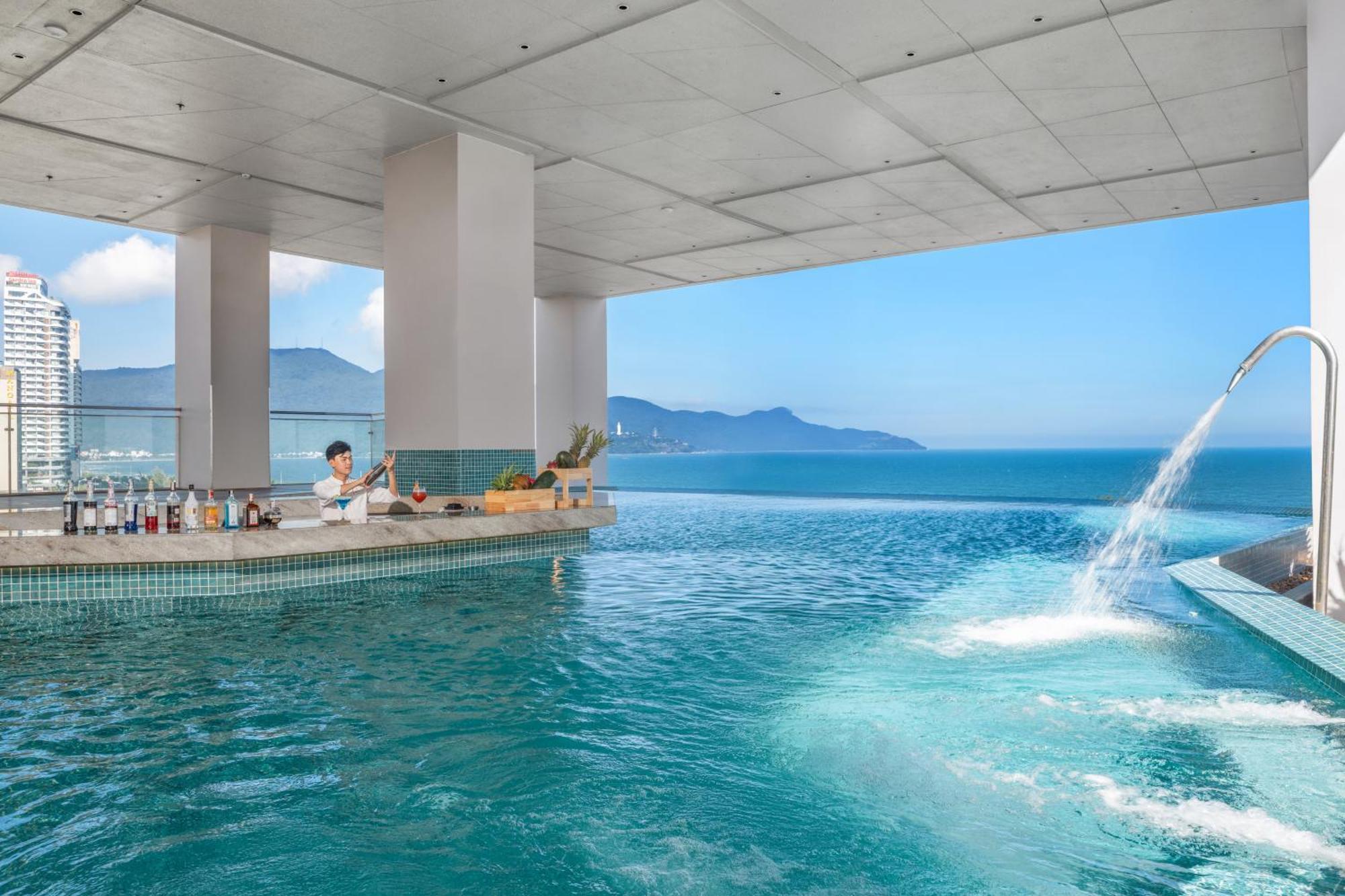 Awaken Da Nang Hotel Exterior photo