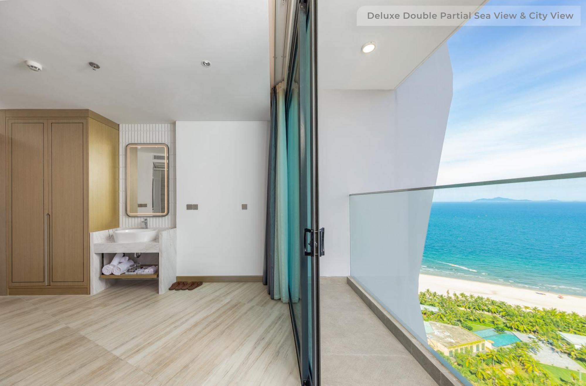 Awaken Da Nang Hotel Exterior photo